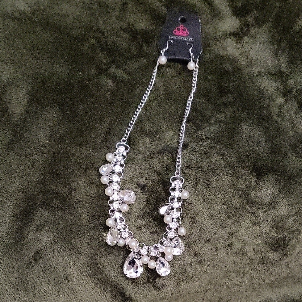 Paparazzi Silver White Crystal Necklace